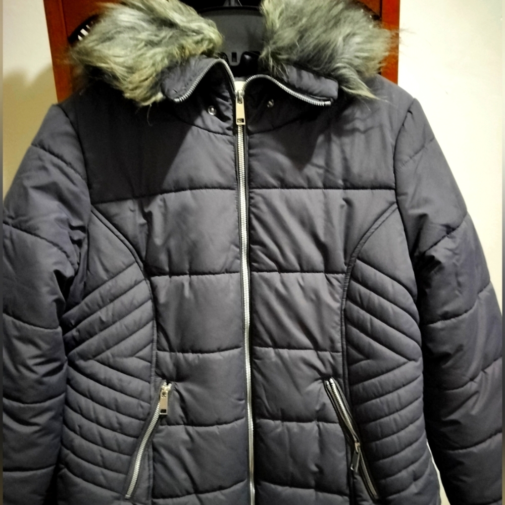 Maralyn & Me mid length puffer in dark grey size Xl